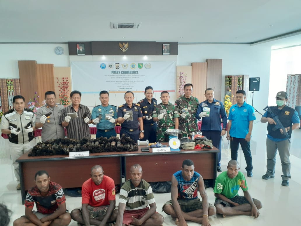 Press Release Penindakan Penyelundupan Ganja Dengan Modus Vanili Asal Papua New Guinea di Pelabuhan Tradisional Argapura Press Release Penindakan Penyelundupan Ganja Dengan Modus Vanili Asal Papua New Guinea di Pelabuhan Tradisional Argapura