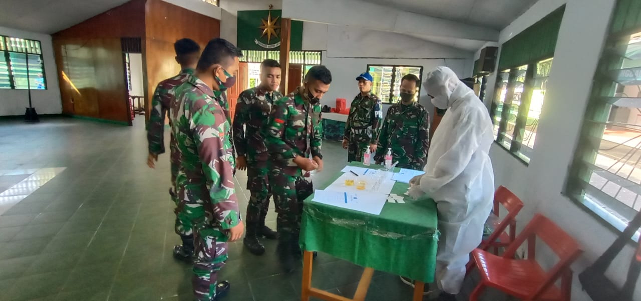 Peran Serta Masyarakat Melalui Sosialisasi Bahaya Narkoba dan Tes Urin Narkotika di Aula Bekangdam XVII/Cenderawasih Peran Serta Masyarakat Melalui Sosialisasi Bahaya Narkoba dan Tes Urin Narkotika di Aula Bekangdam XVII/Cenderawasih