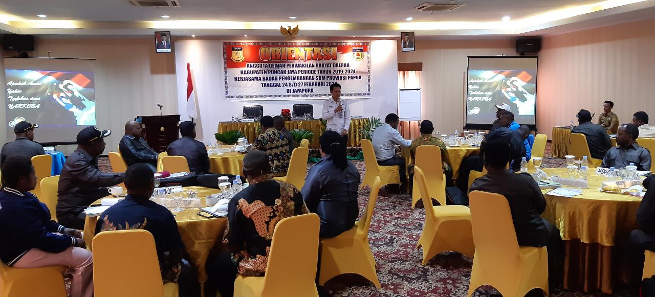 Diseminasi Informasi P4GN melalui Sosialisasi Kepada Anggota DPRD Kabupaten Puncak Jaya Diseminasi Informasi P4GN melalui Sosialisasi Kepada Anggota DPRD Kabupaten Puncak Jaya