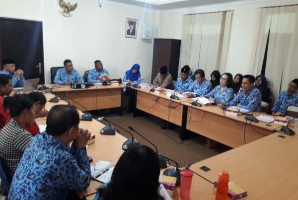 Fokus Group Discussion Pendidikan Keluarga di Ruang Rapat Inspektorat Pemerintah Kota Jayapura