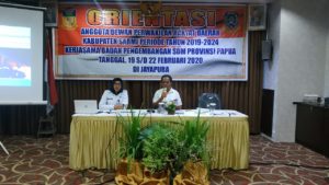 Diseminasi Informasi melalui pembekalan bagi Anggota DPRD Kabupaten Sarmi Tahun 2019-2024