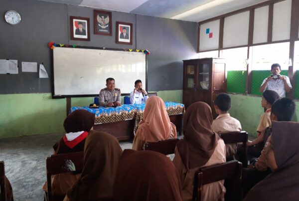 Diseminasi Informasi melalui sosialisasi kepada peserta Kemah pramuka di SMP IT Nurul Huda Keerom