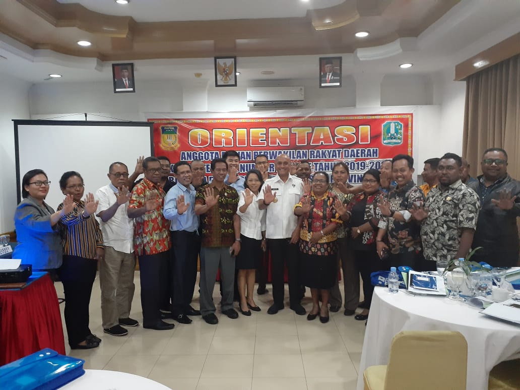 Diseminasi Informasi melalui pembekalan bagi Anggota DPRD Kabupaten Biak Numfor Tahun 2019-2024 Diseminasi Informasi melalui pembekalan bagi Anggota DPRD Kabupaten Biak Numfor Tahun 2019-2024