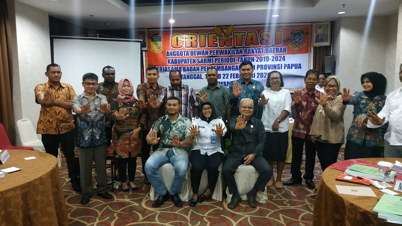 Diseminasi Informasi melalui pembekalan bagi Anggota DPRD Kabupaten Sarmi Tahun 2019-2024 Diseminasi Informasi melalui pembekalan bagi Anggota DPRD Kabupaten Sarmi Tahun 2019-2024