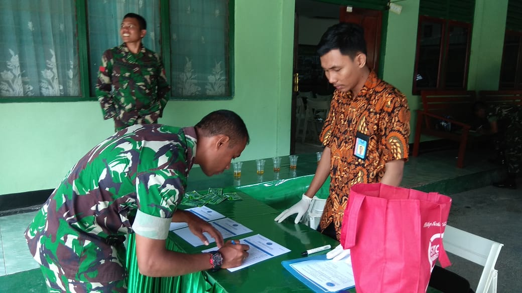 Diseminasi Informasi melalui Sosialisasi dan Tes Urin bagi personil Kumdam XVII/Cenderawasih.