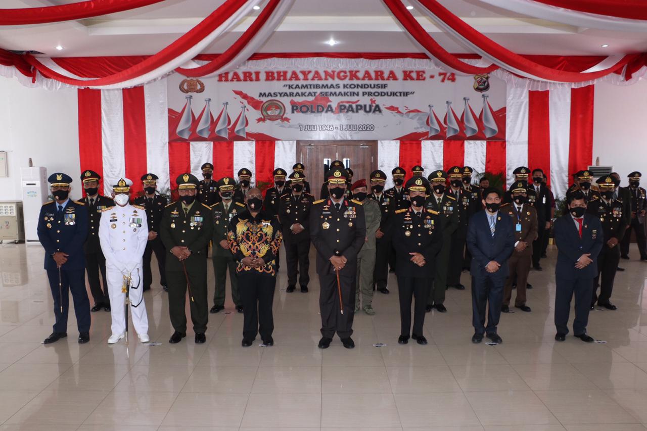 Kepala BNNP Papua hadiri Undangan HUT Bhayangkara Ke-74 Kepala BNNP Papua hadiri Undangan HUT Bhayangkara Ke-74