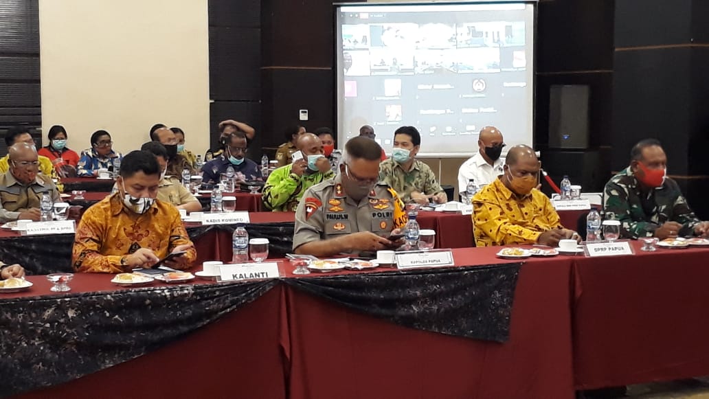 Kepala BNNP Papua hadiri Undangan Kunjungan Kerja Menteri PMK, Menteri Kesehatan dan Tim Gugus Tugas Pusat di Provinsi Papua Kepala BNNP Papua hadiri Undangan Kunjungan Kerja Menteri PMK, Menteri Kesehatan dan Tim Gugus Tugas Pusat di Provinsi Papua