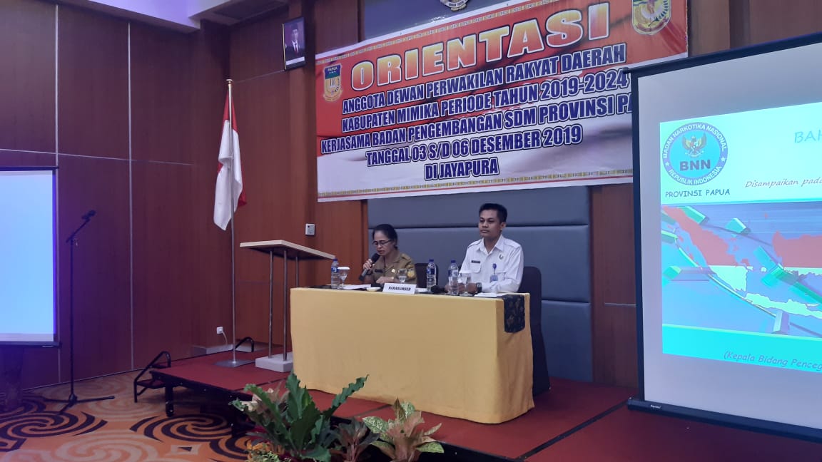 Diseminasi Informasi P4GN Melalui Penyuluhan pada kegiatan orientasi bagi anggota DPRD Kabupaten Mimika yang diselenggarakan oleh Badan Pengembangan Sumber Daya Manusia Provinsi Papua