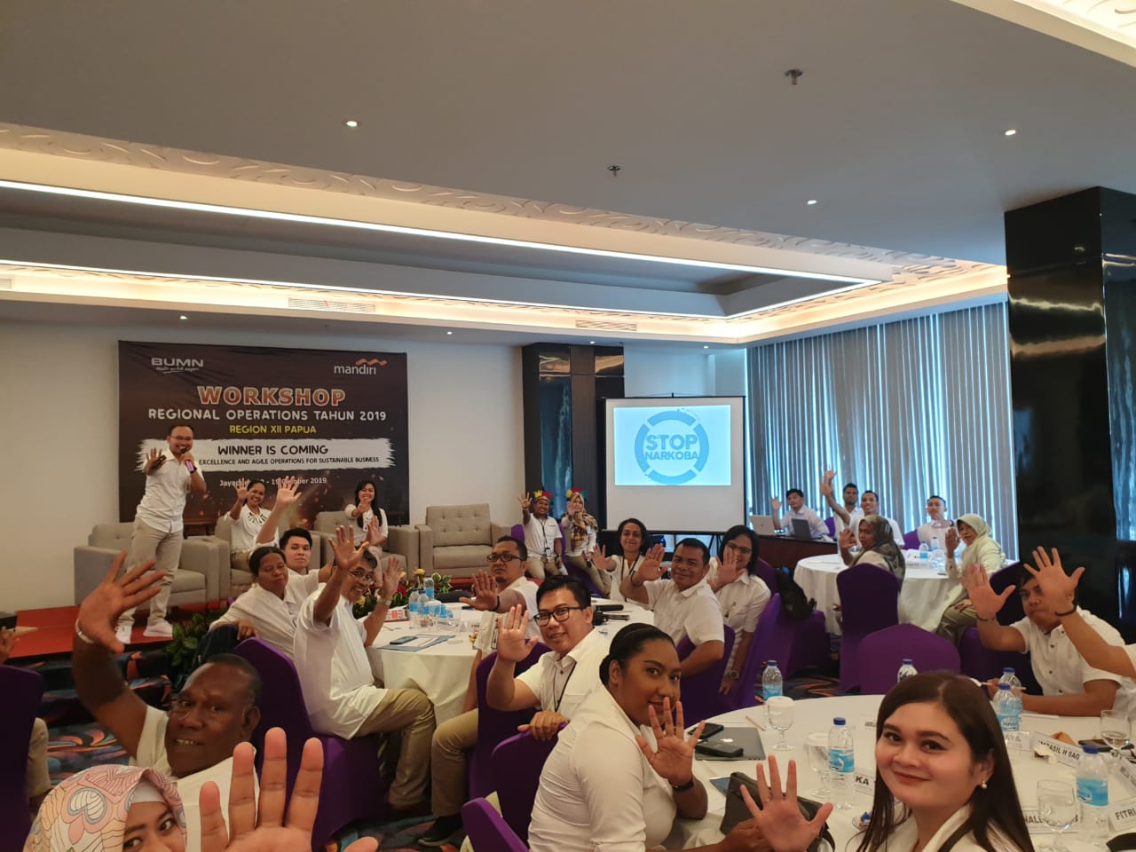Diseminasi Informasi melalui Sosialisasi bahaya dan dampak penyalahgunaan narkoba pada kegiatan Workshop Regional Operations Tahun 2019 yang terdiri dari Team Operation Mandiri Manokwari, Sorong, Wamena, Biak, Nabire, Timika, Merauke, Fakfak, Bintuni dan Jayapura di Hotel Fame Jayapura Diseminasi Informasi melalui Sosialisasi bahaya dan dampak penyalahgunaan narkoba pada kegiatan Workshop Regional Operations Tahun 2019 yang terdiri dari Team Operation Mandiri Manokwari, Sorong, Wamena, Biak, Nabire, Timika, Merauke, Fakfak, Bintuni dan Jayapura di Hotel Fame Jayapura