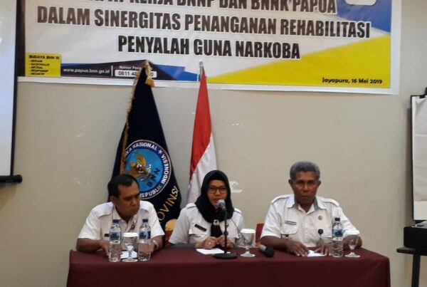 Kegiatan Rapat Kerja BNNP dan BNNK Dalam Sinergitas Penanganan Rehabilitasi Penyalahguna Narkoba di Tanah Papua