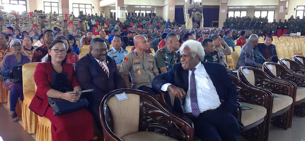 Kepala BNNP Papua menghadiri acara Natal bersama Seluruh ASN, TNI/POLRI Di lingkungan Pemerintah Daerah Provinsi Papua Kepala BNNP Papua menghadiri acara Natal bersama Seluruh ASN, TNI/POLRI Di lingkungan Pemerintah Daerah Provinsi Papua