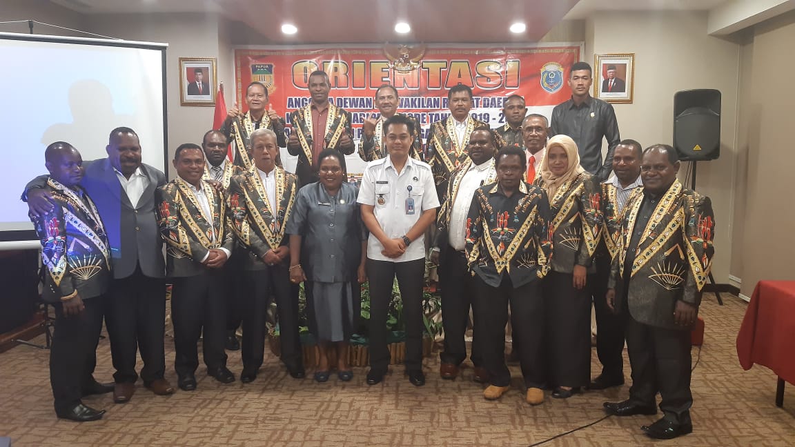 Diseminasi Informasi P4GN melalui penyuluhan pada kegiatan orientasi anggota DPRD Kabupaten Nabire Diseminasi Informasi P4GN melalui penyuluhan pada kegiatan orientasi anggota DPRD Kabupaten Nabire