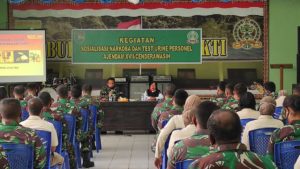 KIE melalui Penyuluhan dan Tes Urin pada personil Bidang Intel PAM (P4GN) Satuan Ajendam XVII/Cenderawasih