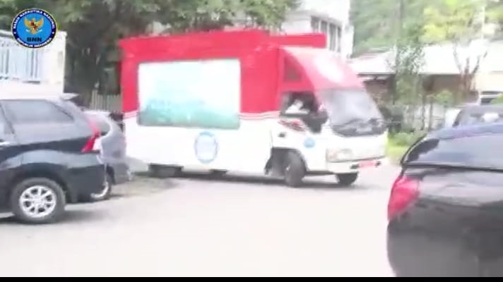 Kampanye Covid-19 dan Narkoba melalui mobil Keliling BNNP Papua Kampanye Covid-19 dan Narkoba melalui mobil Keliling BNNP Papua
