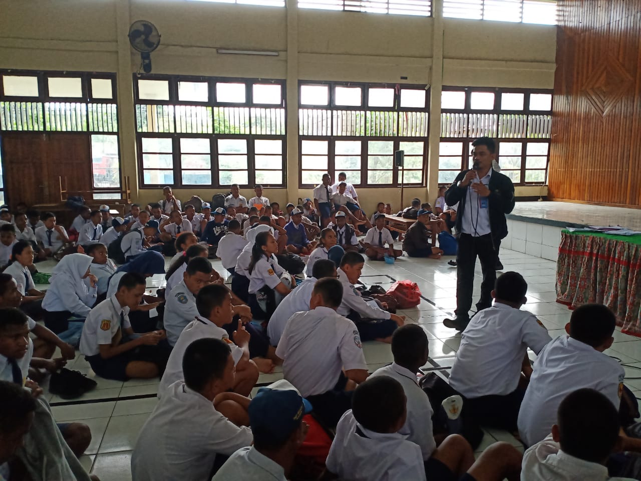 Diseminasi Informasi melalui Penyuluhan di SMK Negeri 3 Jayapura Diseminasi Informasi melalui Penyuluhan di SMK Negeri 3 Jayapura