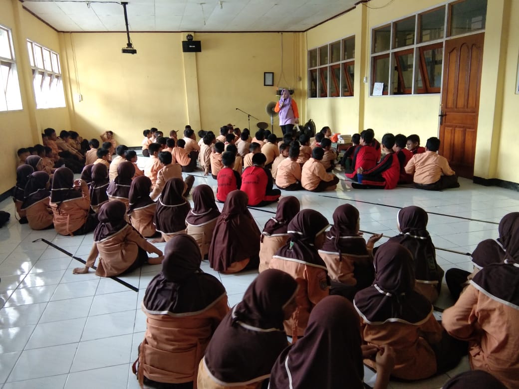 Diseminasi Informasi melalui penyuluhan di SD Yapis I Dok V Diseminasi Informasi melalui penyuluhan di SD Yapis I Dok V