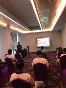 Diseminasi Informasi melalui Sosialisasi pada Pegawai Hotel Fox Jayapura Diseminasi Informasi melalui Sosialisasi pada Pegawai Hotel Fox Jayapura