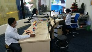 Diseminasi Informasi Melalui Media Penyiaran Pro 2 RRI Jayapura Diseminasi Informasi Melalui Media Penyiaran Pro 2 RRI Jayapura