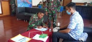 Diseminasi Informasi melalui Sosialisasi dan Tes Urin di Pendam XVII / Cenderawasih