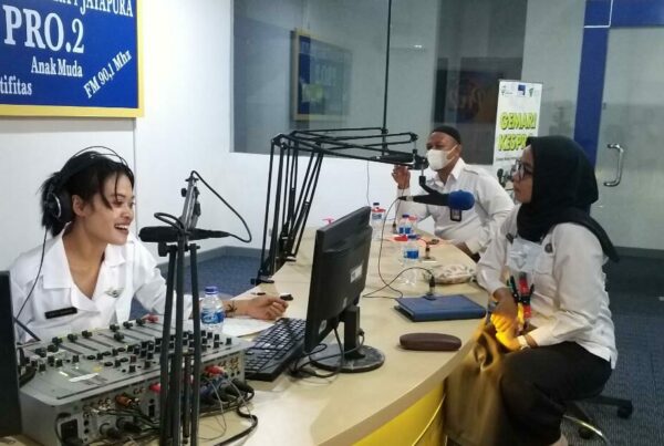 Diseminasi Informasi Melalui Media Penyiaran Pro 2 RRI Jayapura