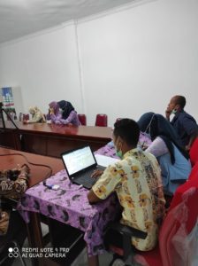 Sosialisasi Penerapan Manajemen Resiko dan Penyerahan Alat Rapid Tes Covid-19 di BNNK Mimika