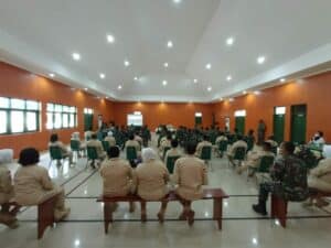 Penyuluhan P4GN dan Deteksi Dini (Screening) Tes Urin Narkotika di aula Zidam XVII Cenderawasih