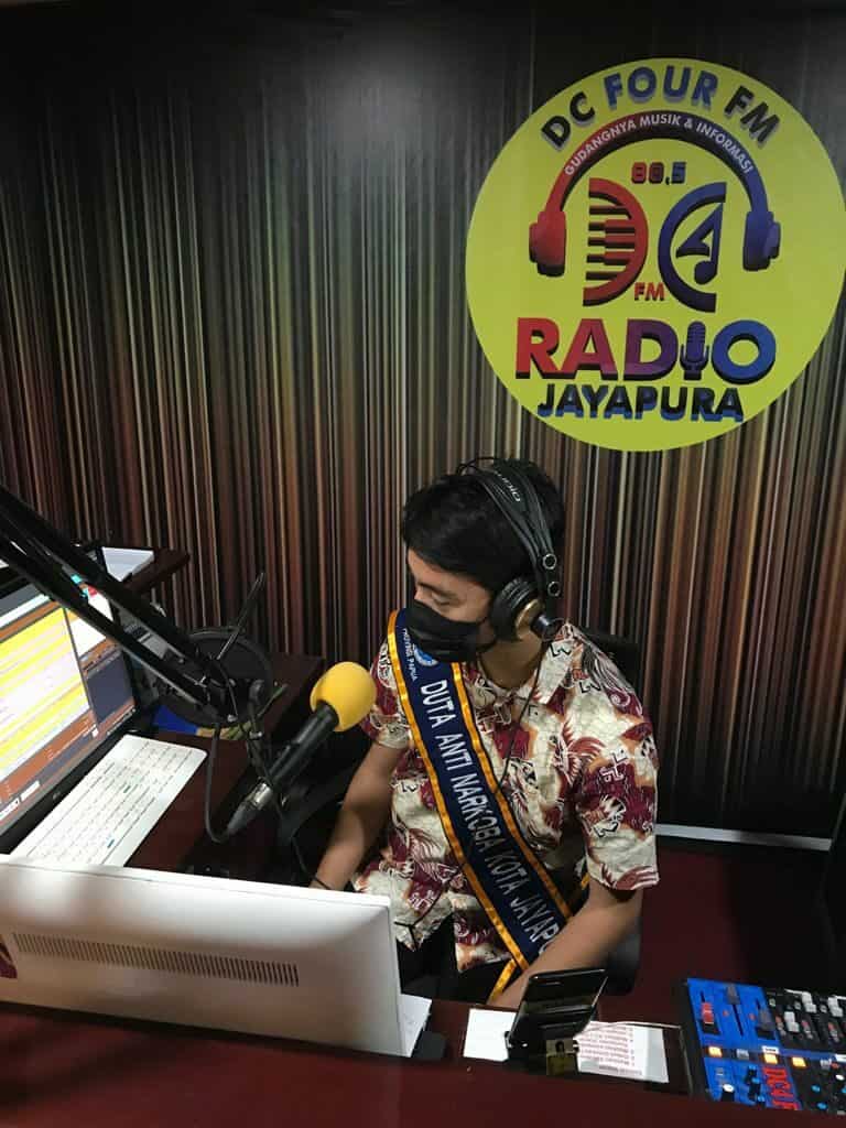 Studio Radio DC4EM | Informasi dan Edukasi P4GN dari Duta Anti Narkoba BNNP Papua dan Duta Pariwisata Kota Jayapura Tahun 2021 Studio Radio DC4EM | Informasi dan Edukasi P4GN dari Duta Anti Narkoba BNNP Papua dan
