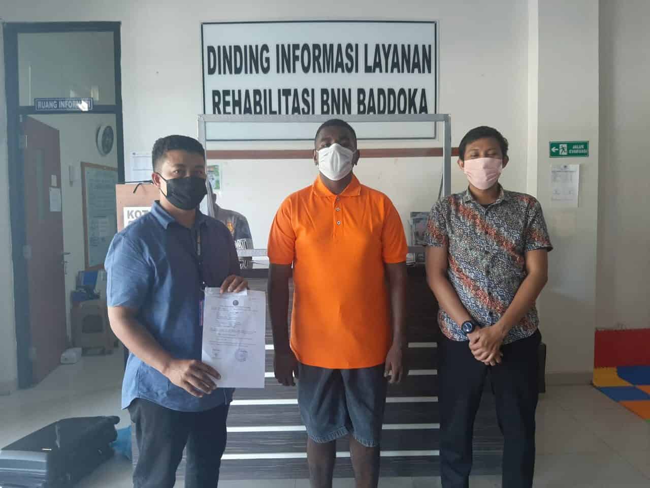 Penyerahan Pasien Rehab BNNP Papua Ke Balai Rehabilitasi Narkoba Baddoka Makassar Penyerahan Pasien Rehab BNNP Papua Ke Balai Rehabilitasi Narkoba Baddoka Makassar