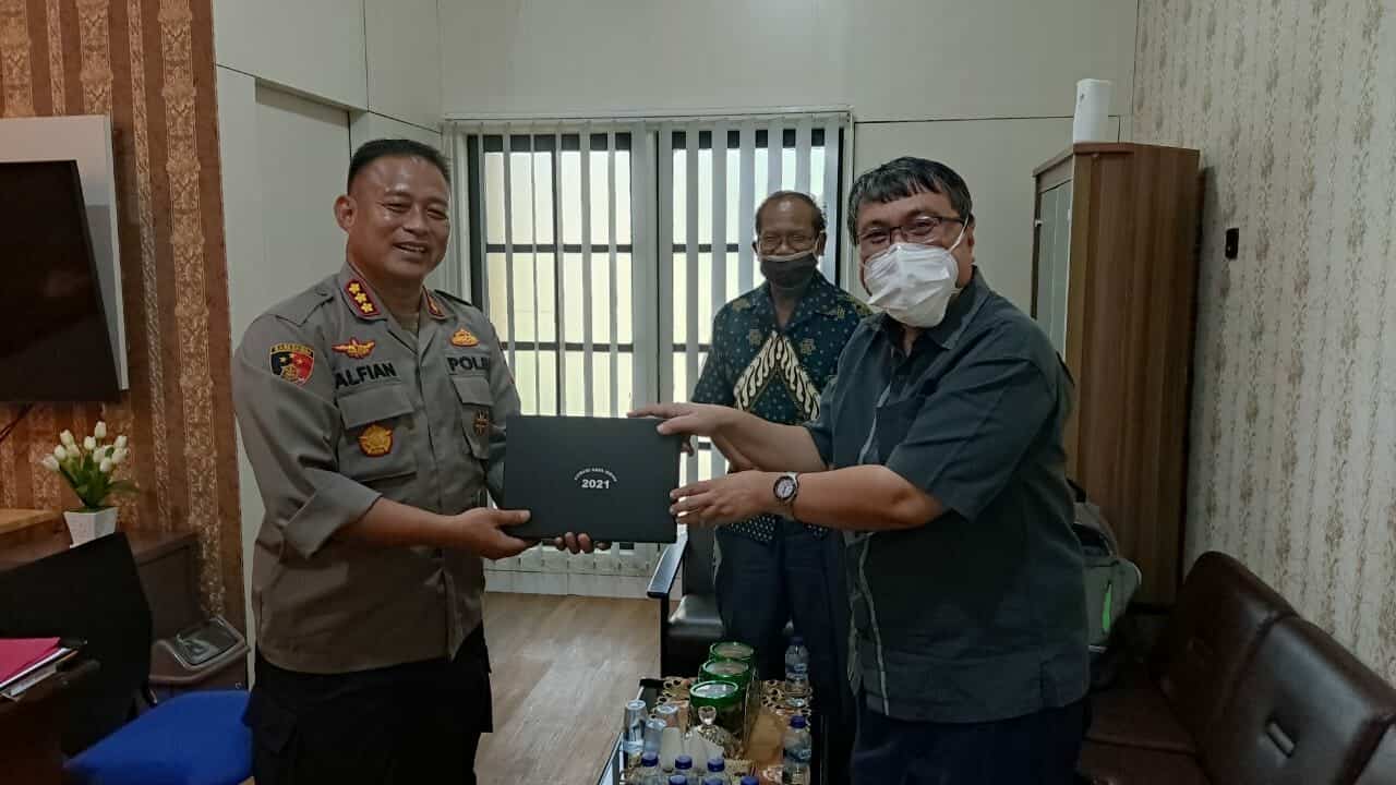 Pendampingan Peneliti LIPI untuk Wawancara Kualitatif bersama Dir.Narkoba POLDA Papua Pendampingan Peneliti LIPI untuk Wawancara Kualitatif bersama Dir.Narkoba POLDA Papua