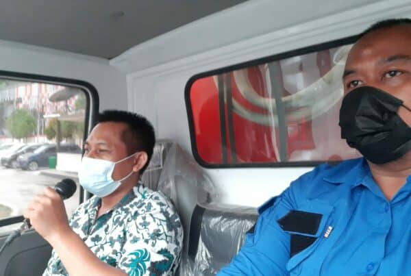 KIE P4GN Menggunakan Mobil Sosialisasi di Pusat Keramaian Kota Jayapura