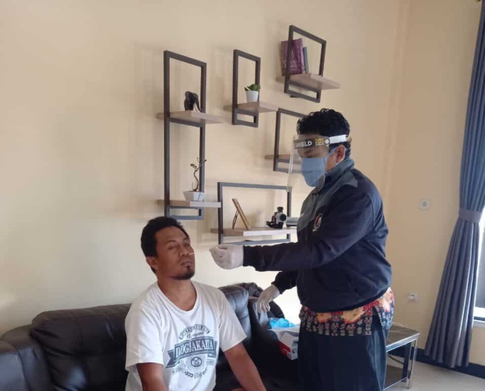 Skrining Antigen Covid-19 Bagi Pegawai BNNP Papua yang Sakit Skrining Antigen Covid-19 Bagi Pegawai BNNP Papua yang Sakit