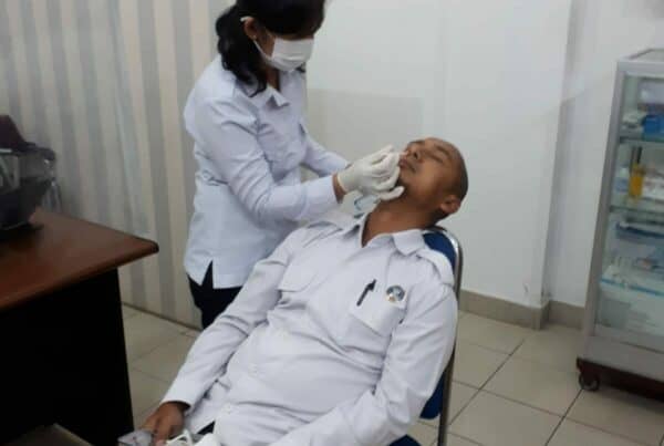 Pemeriksaan Rapid Tes Antigen Covid-19 bagi Pegawai BNNP Papua