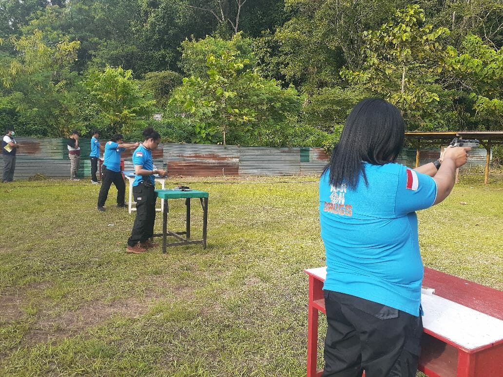 War On Drugs | Personil BNNP Papua dan Jajaran gelar Latihan Menembak di Lapangan Perbakin