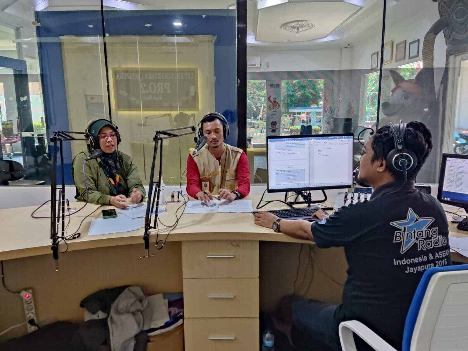 Diseminasi Informasi melalui Media Penyiaran Pro 2 RRI Jayapura | "Dampak Psikologis Penyalahgunaan Narkotika" Gemar Membagi Informasi Kesehatan Reproduksi Pro 2 RRI Jayapura |