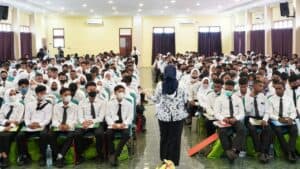 Diseminasi dan Informasi Melalui Penyuluhan Pada Kegiatan PKKMB Universitas Yapis Papua