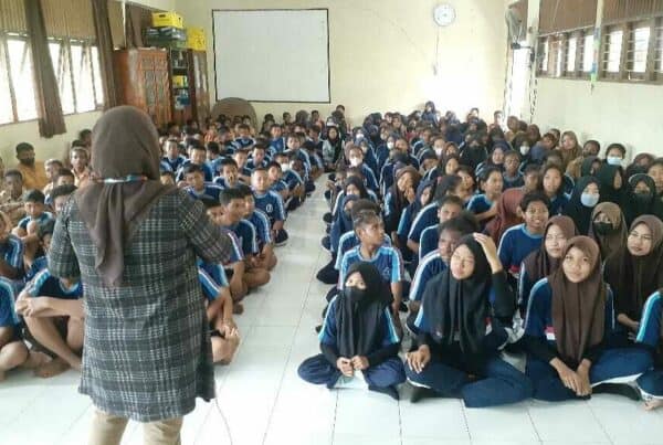 Diseminasi Informasi melalui Penyuluhan di SMP NEGERI 4 Arso XI Kabupaten Keerom Diseminasi Informasi melalui Penyuluhan di SMP NEGERI 4 Arso XI Kabupaten Keerom