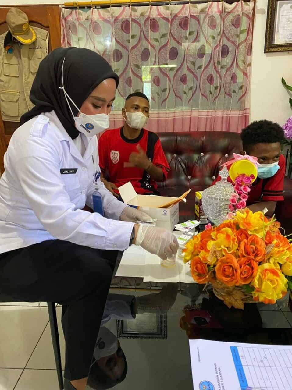 Deteksi Dini Narkotika Melalui Pemeriksaan Urine | 3 Siswa SMP Terindikasi Menggunakan Narkotika Deteksi Dini Narkotika Melalui Pemeriksaan Urine Di