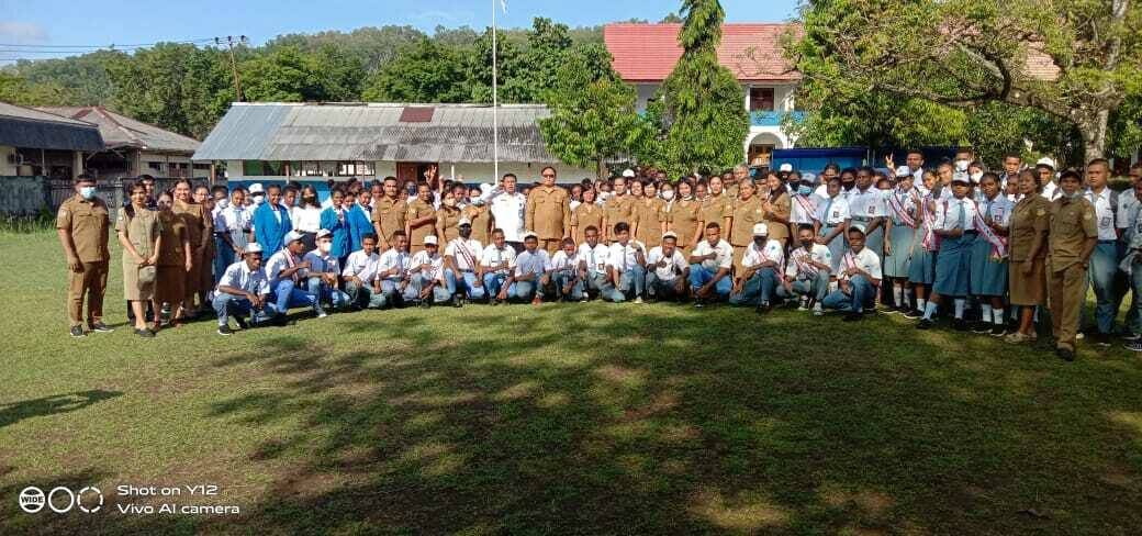 Gelorakan War On Drugs di Lingkungan Pendidikan | Kabid Berantas BNNP Papua Jadi Pembina Upacara di SMA YPK Diaspora Kotaraja Gelorakan War On Drugs di Lingkungan Pendidikan | Kabid Berantas BNNP Papua Jadi Pembina Upacara di