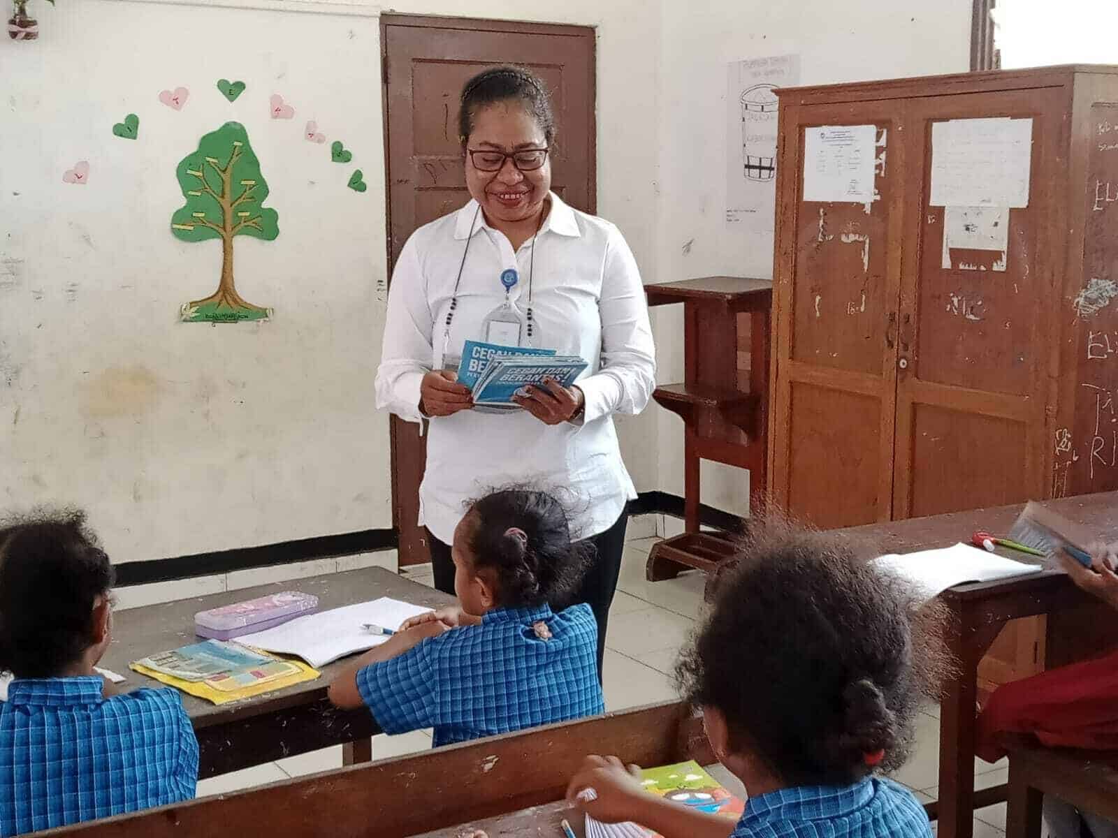 Informasi dan Edukasi Narkoba Bagi Anak-Anak SD YPK 2 Ardipura IV Jayapura Informasi dan Edukasi Narkoba Bagi Anak-Anak SD YPK 2 Ardipura IV Jayapura
