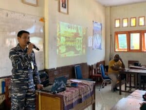 Pusat Penerbangan Angkatan Laut Wing Udara 3 Laksanakan Sosialisasi P4GN di SMAN 1 Biak