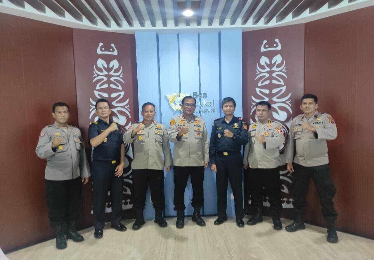 Sinergitas BNNP Papua bersama Kantor Pengawasan dan Pelayanan Bea dan Cukai Tipe Madya Pabean C Jayapura Sinergitas BNNP Papua bersama Kantor Pengawasan dan Pelayanan Bea dan Cukai Tipe Madya Pabean C Jayapura