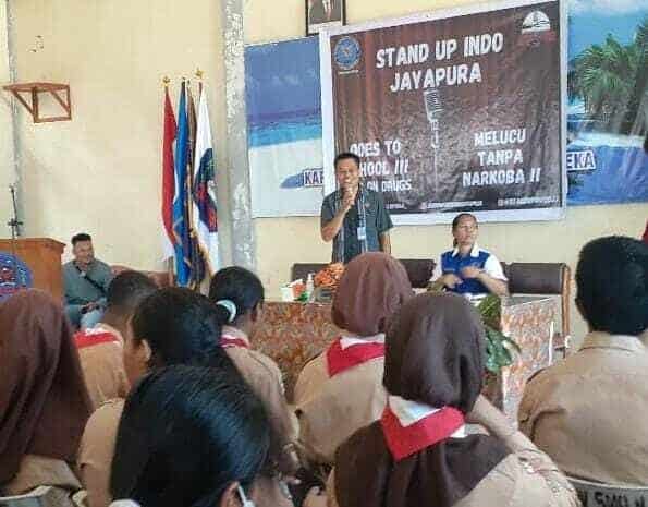 Sosialisasi Bahaya Narkoba Melalui Stand Up Comedy Sosialisasi Bahaya Narkoba Melalui Stand Up Comedy