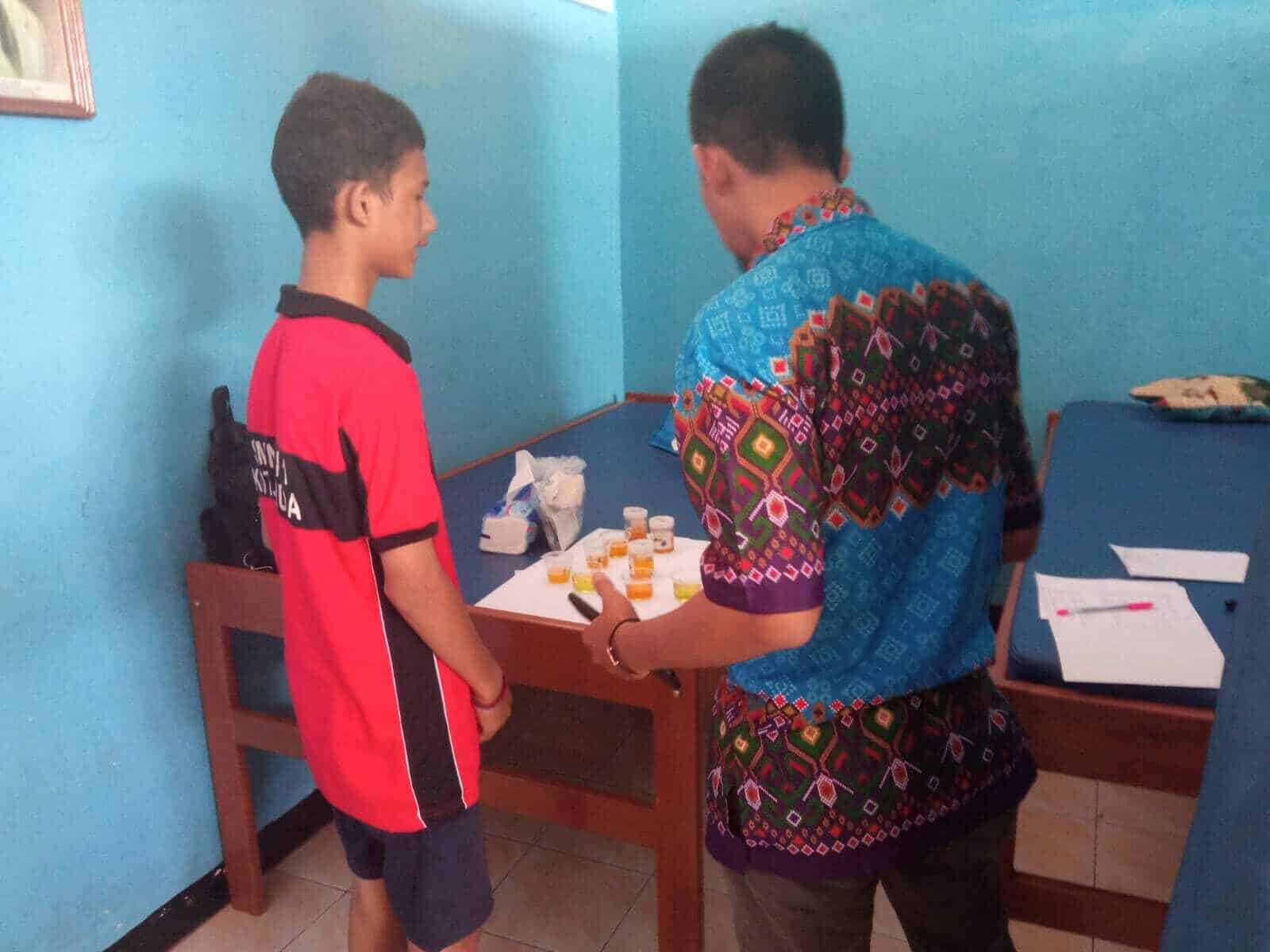 Peran Serta Masyarakat melalui Deteksi Dini Tes Narkotika di SMP Negeri 1 Jayapura