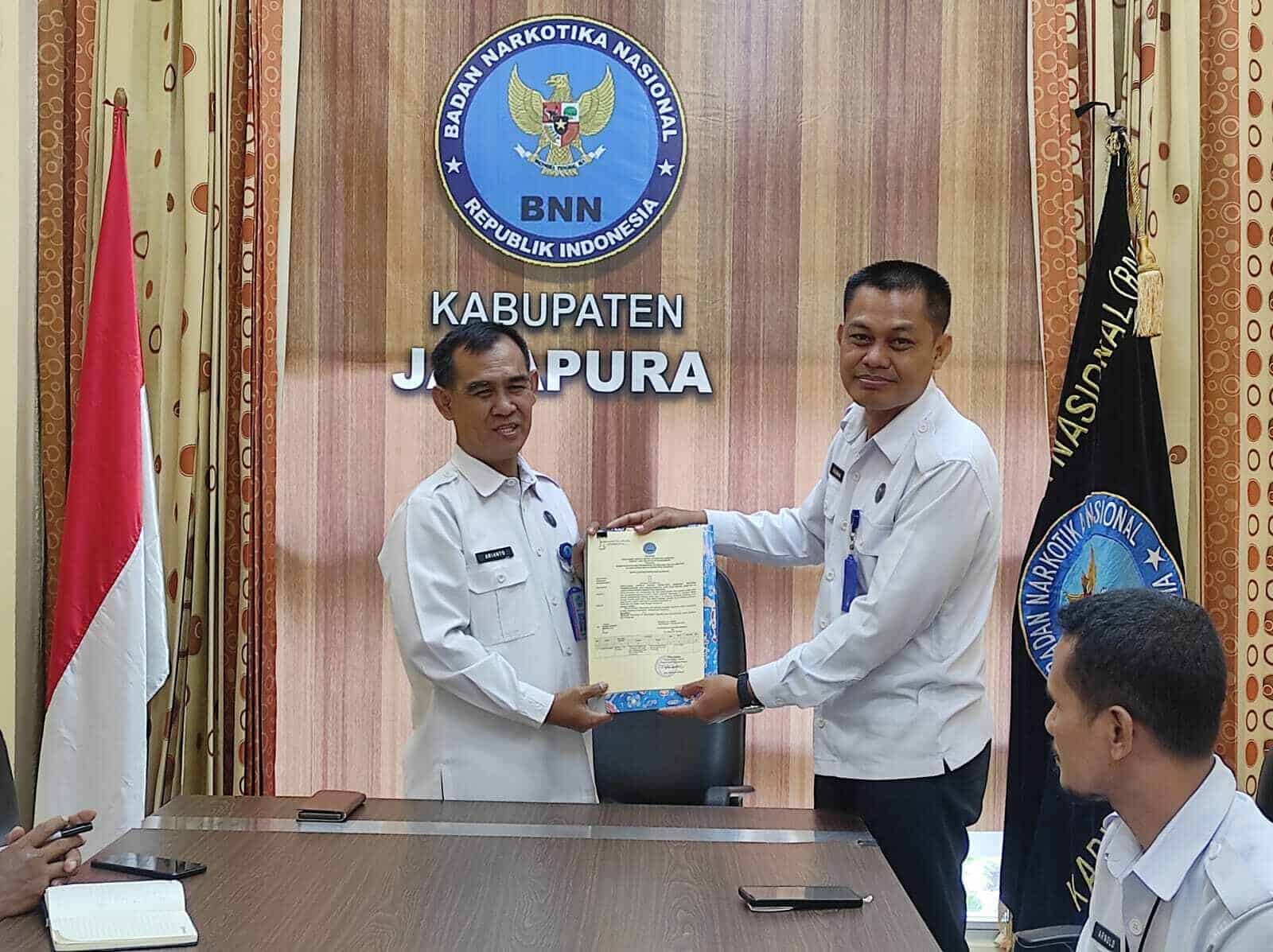 Penyerahan KEP Jabatan DSP 175 Ke Kepala BNNK Jayapura