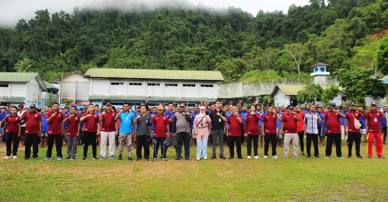 Tapping Video Gema War On Drugs, Menyanyikan Lagu Mars BNN "Anti Narkoba" di LAPAS Narkotika Kelas IIA Jayapura Tapping Video Gema War On Drugs, Menyanyikan Lagu Mars BNN “Anti Narkoba” di
