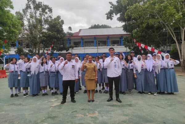 Tapping Video Gema War On Drugs, Menyanyikan Lagu Mars BNN “Anti Narkoba” di SMA N 4 Jayapura