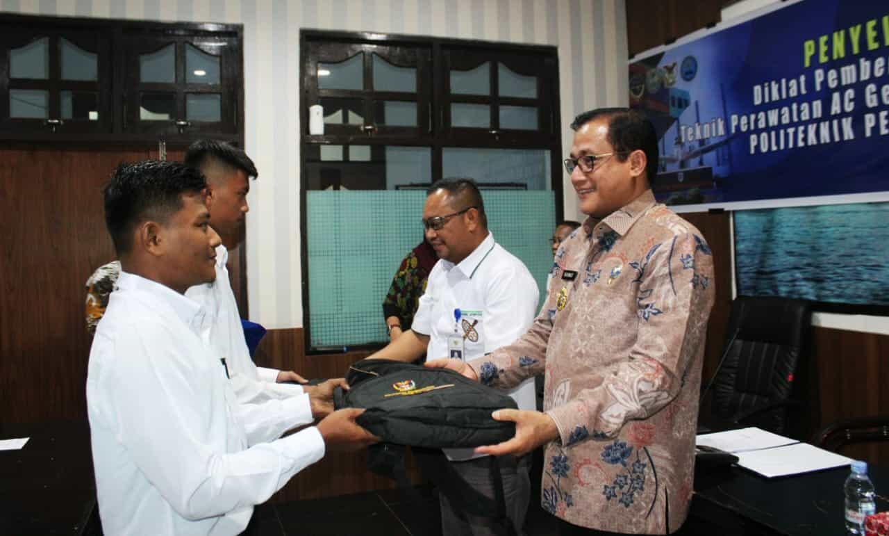 Pembukaan Diklat Pemberdayaan Masyarakat Teknik Perawatan AC Gedung Pembukaan Diklat Pemberdayaan Masyarakat Teknik Perawatan AC Gedung