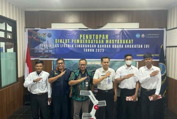 Penutupan Diklat Pemberdayaan Masyarakat Teknik Las Listrik Lingkungan Bandara Angkatan LVI