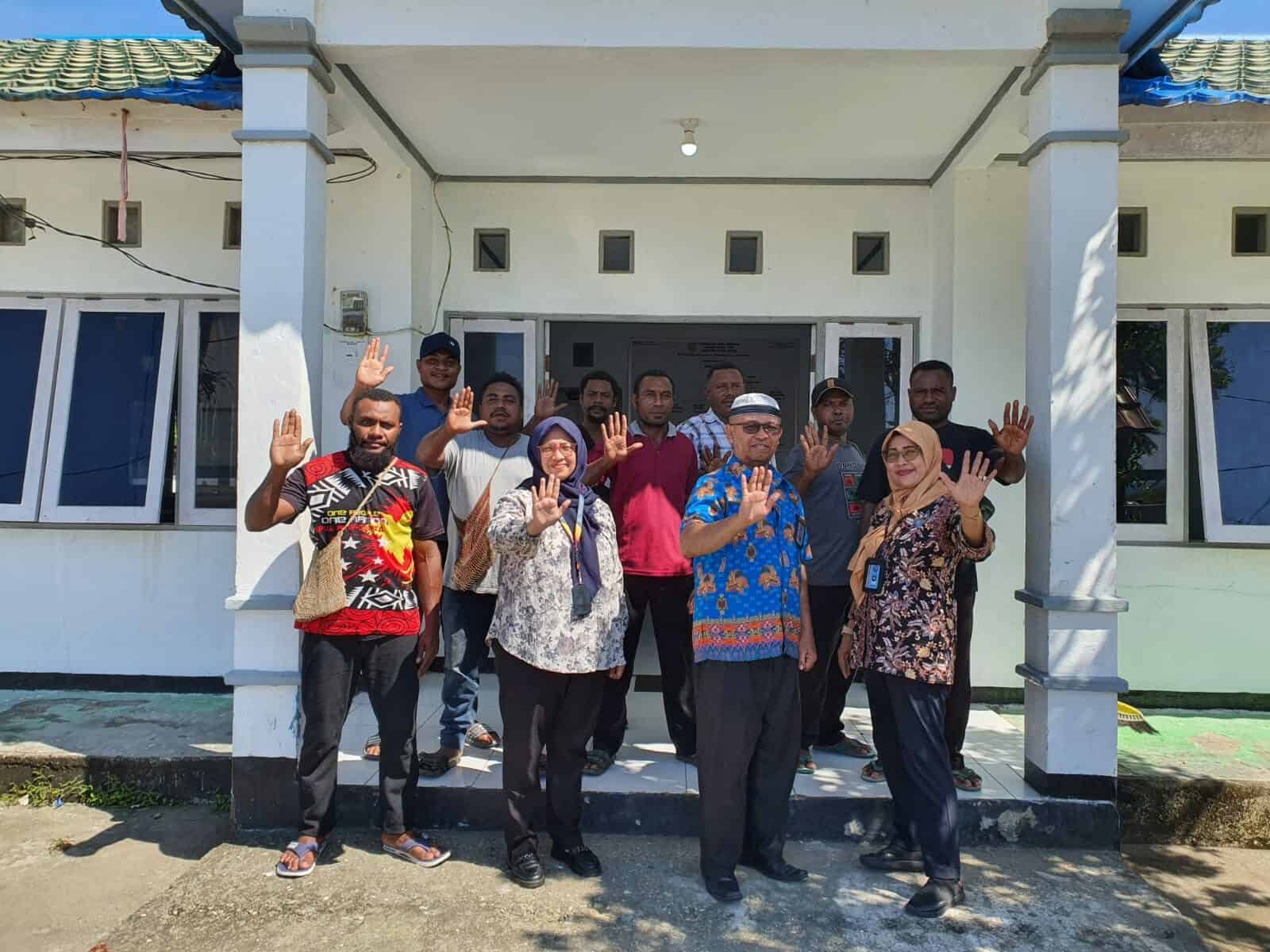 Pelatihan Petugas Intervensi Berbasis Masyarakat (IBM) di Kampung Skouw Yambe Pelatihan Petugas Intervensi Berbasis Masyarakat (IBM)
