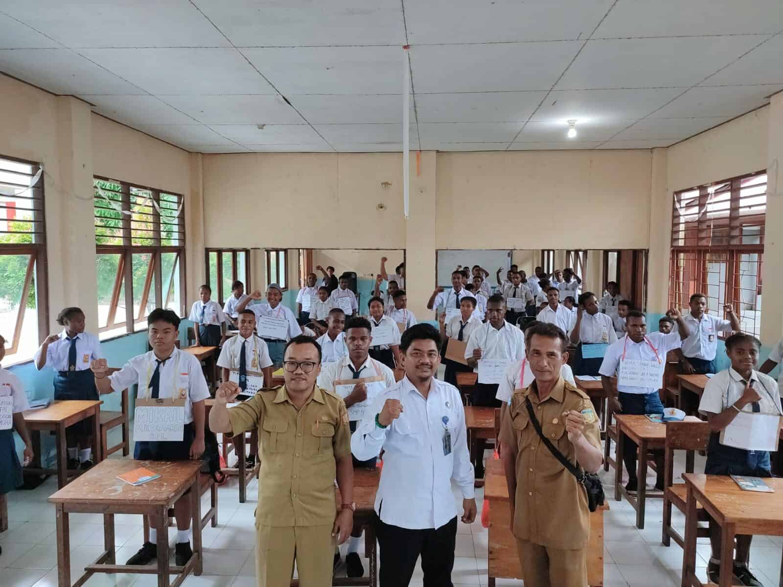 KIE P4GN Melalui Penyuluhan Dalam Rangka MPLS (Masa Pengenalan Lingkungan Sekolah) bagi Peserta Didik Baru T.A. 2023/2024 SMK N 8 Teknologi Informasi dan Komunikasi Jayapura KIE P4GN Melalui Penyuluhan Dalam Rangka MPLS (Masa Pengenalan Lingkungan Sekolah) bagi Peserta Didik Baru T.A. 2023/2024 SMK N 8 Teknologi Informasi dan Komunikasi Jayapura